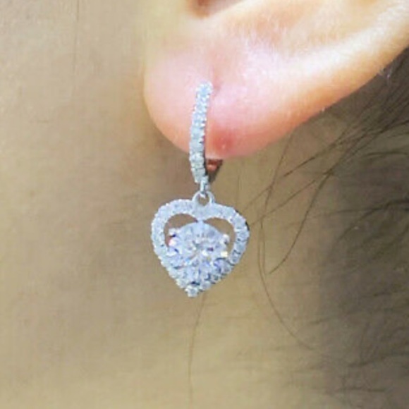 New Sterling silver diamond heart ❤️ earrings - Picture 2 of 4